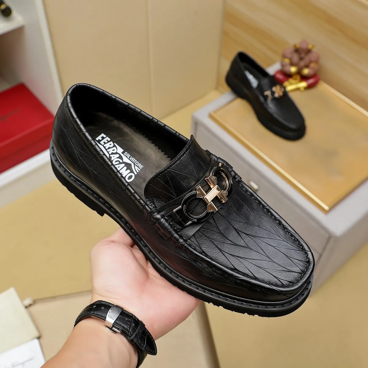 Men's shoes 💰500 Ferragamo [Ferragamo] top imported suit men's shoes 💯Original copy of the official website, product materials: selected imported embossed calfskin + luxury hardware buckle accessories ~ imported water-dyed cow 🐂 leather lining. Strong three-dimensional visual effect, original combination outsole, multiple colors available😘 Size: 38-44 (.45.46. Customized)